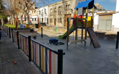 El Ayuntamiento crea un parque infantil en Plaza Virgen del Rosario