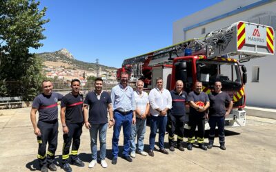 El parque de bomberos de Peñarroya-Pueblonuevo incorpora un nuevo vehículo escalera