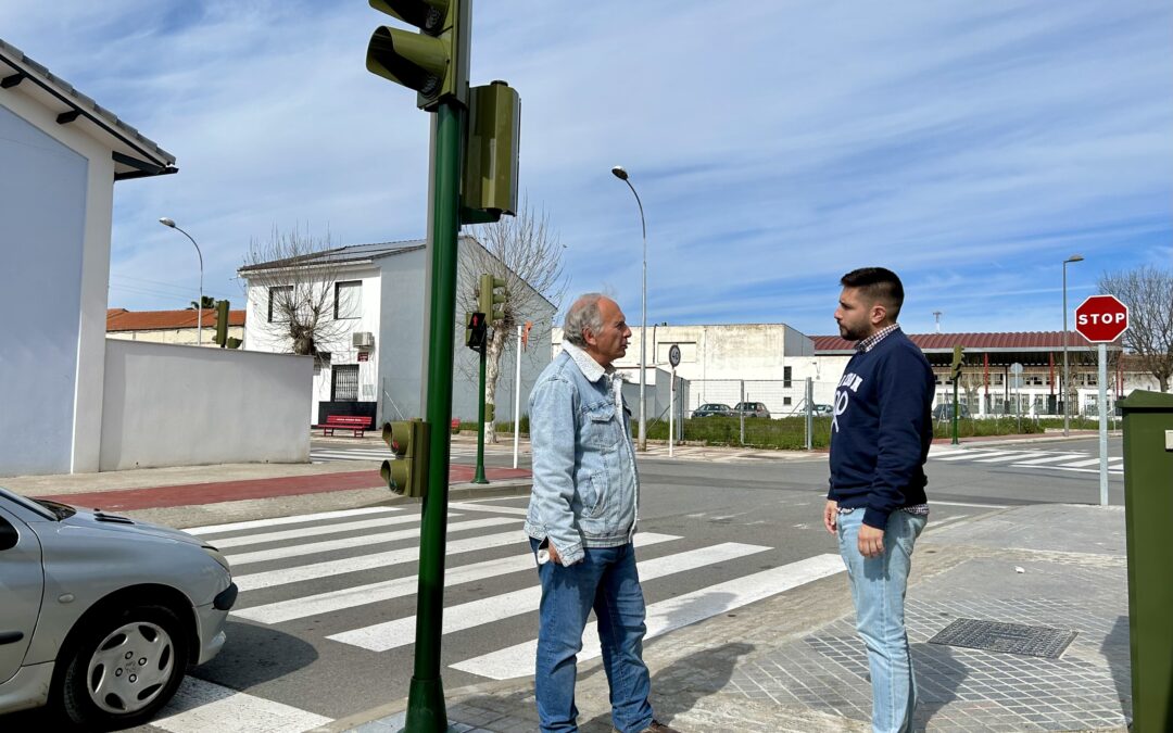 El Ayuntamiento regula el tráfico en la intersección de las rondas Norte y Sur mediante semáforos