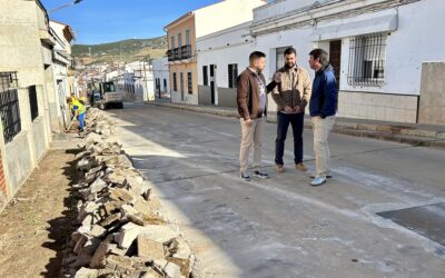 La actuación de mejora de la calle Francisco Rueda renovará el acerado y la red de abastecimiento de agua a través del PFEA