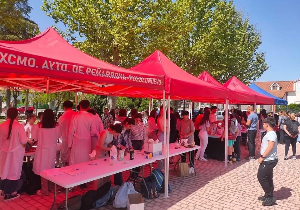 El Paseo de las Ciencias acerca la ciencia a las calles de Peñarroya-Pueblonuevo